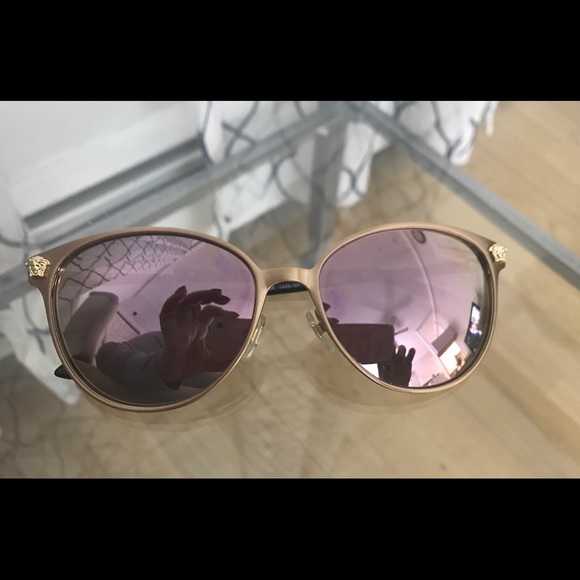 🕶VERSACE SUNGLASSES 🕶 - Picture 5 of 6